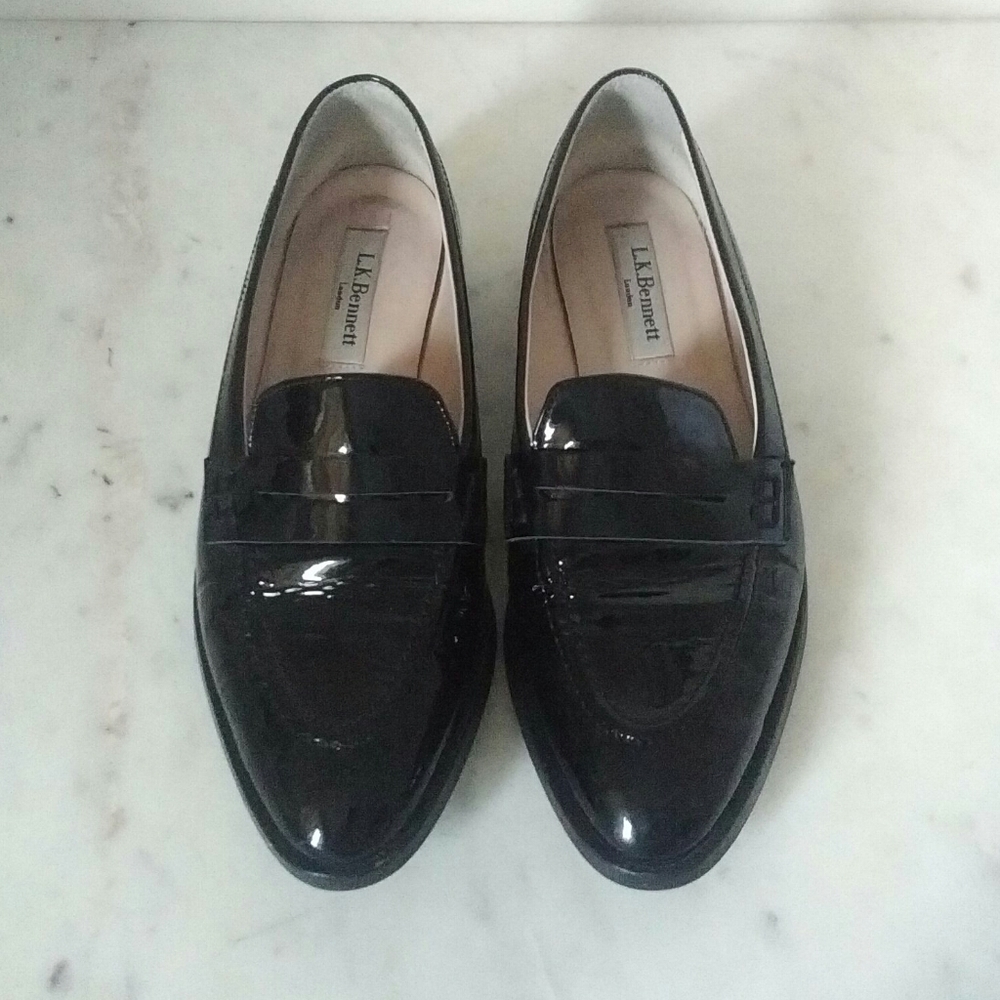 HP! L.K. BENNETT - black classic patent leather loafer